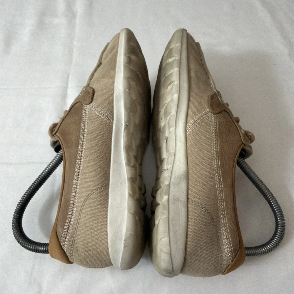 Skechers On-The-Go Lite Boat Shoes Womens 6.5 Tan Goga Max Deck 15430 Comfy Shoe